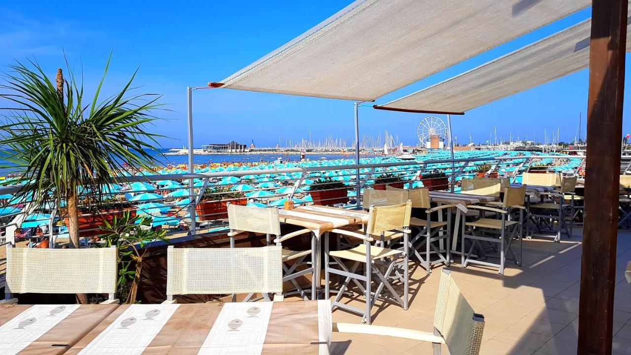 Hotel Paloma Beach Front Chiringuitos Time Rimini Exterior foto