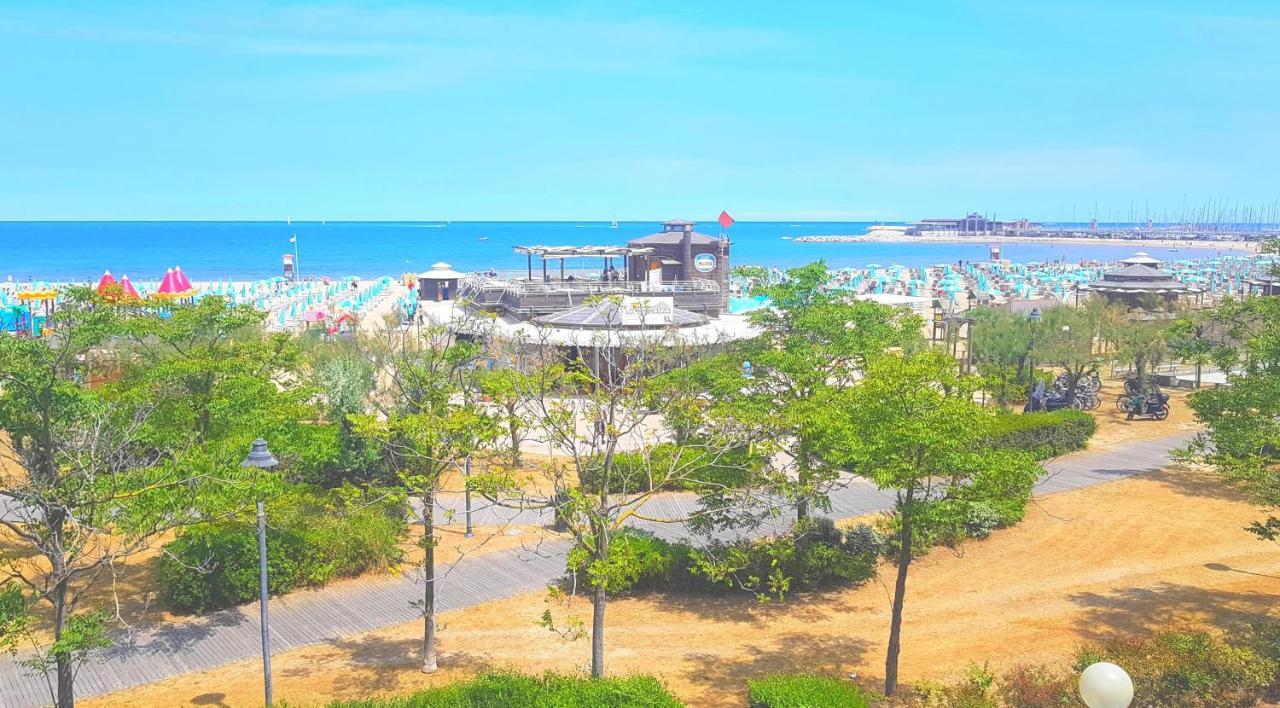 Hotel Paloma Beach Front Chiringuitos Time Rimini Exterior foto