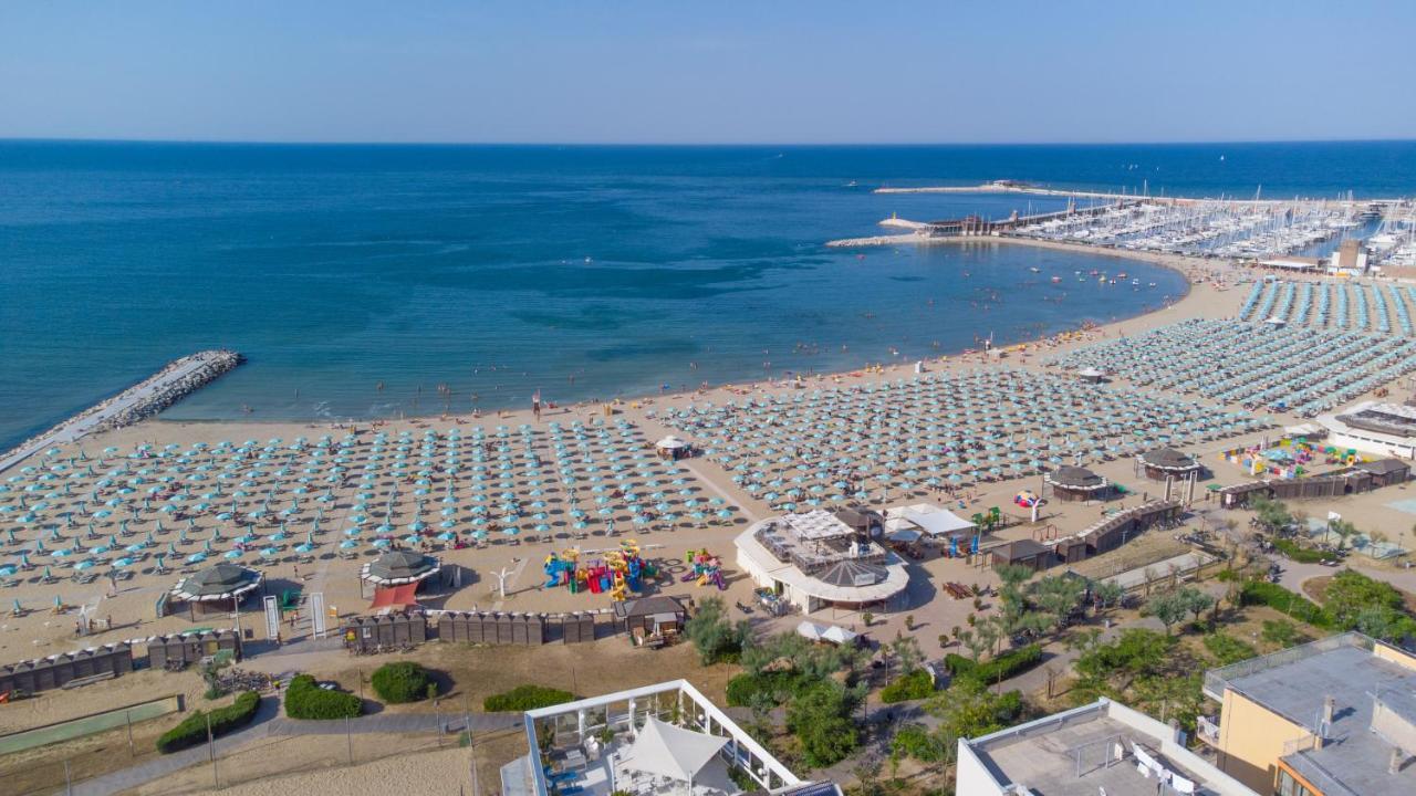 Hotel Paloma Beach Front Chiringuitos Time Rimini Exterior foto
