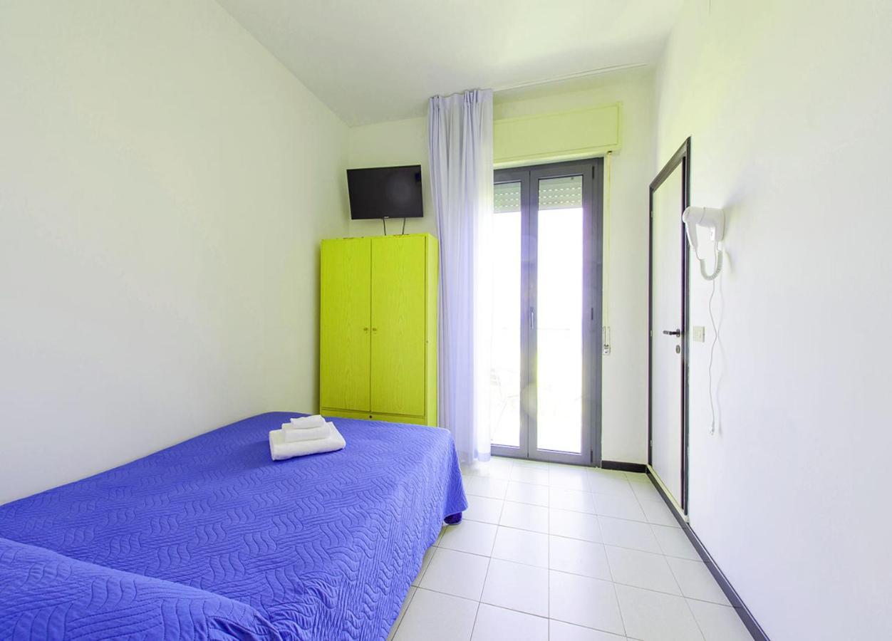 Hotel Paloma Beach Front Chiringuitos Time Rimini Exterior foto