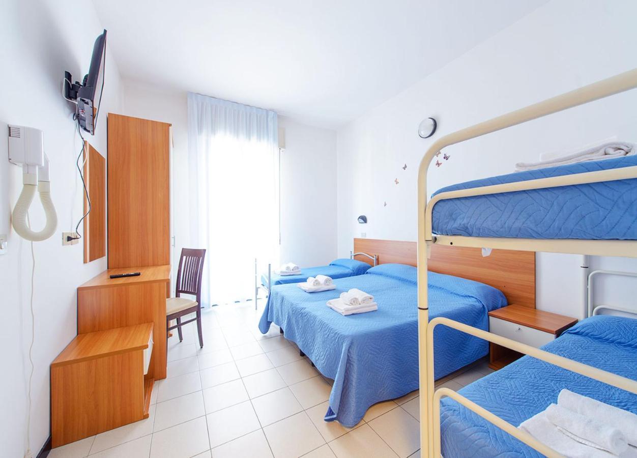 Hotel Paloma Beach Front Chiringuitos Time Rimini Exterior foto