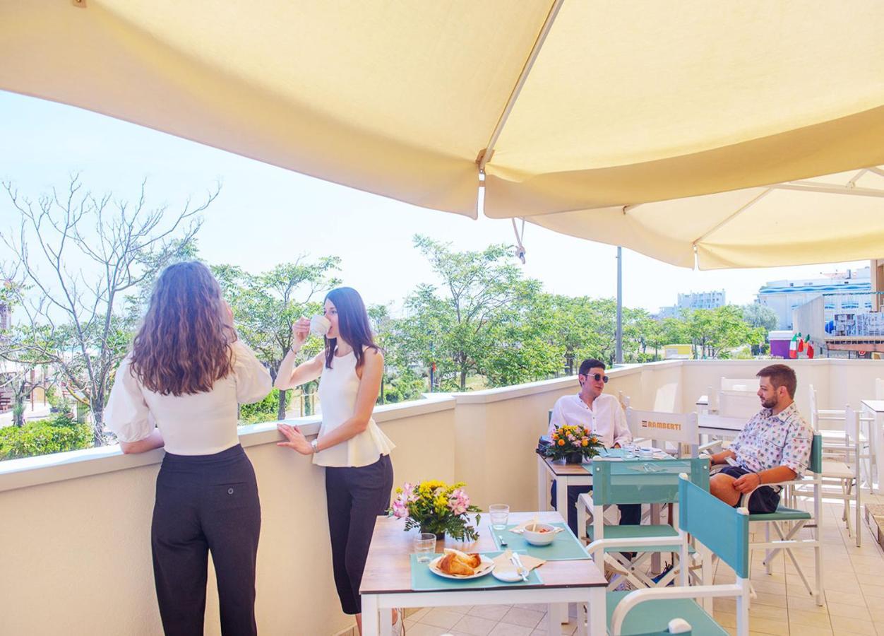 Hotel Paloma Beach Front Chiringuitos Time Rimini Exterior foto